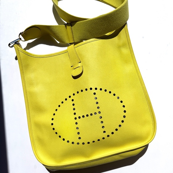HERMES Evelyne III 33 GM Lime Yellow Epsom Leather Crossbody Bag - Picture 1 of 12
